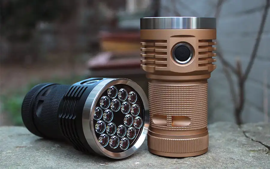 Emisar D18, LED flashlight